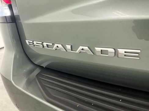 Certified 2024 Cadillac Escalade Luxury AWD/4WD image 32