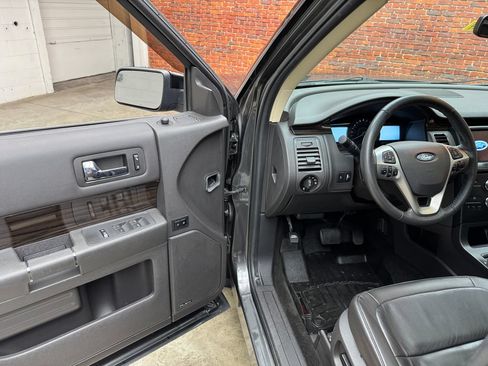 Used 2019 Ford Flex SEL w/ Equipment Group 202A AWD/4WD image 9