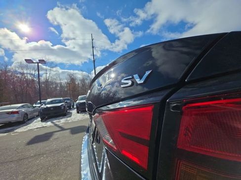 Certified 2022 Nissan Altima 2.5 SV w/ SV Premium Package image 28