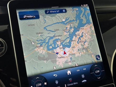 New 2025 Mercedes-Benz GLC 350e 4MATIC image 26