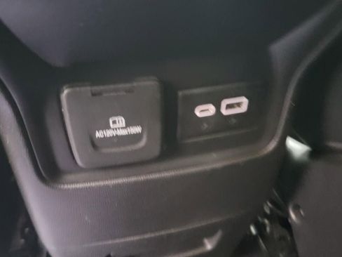 Used 2020 GMC Acadia SLT w/ Premium Package image 21