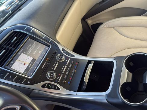 Used 2019 Lincoln Nautilus Reserve image 21