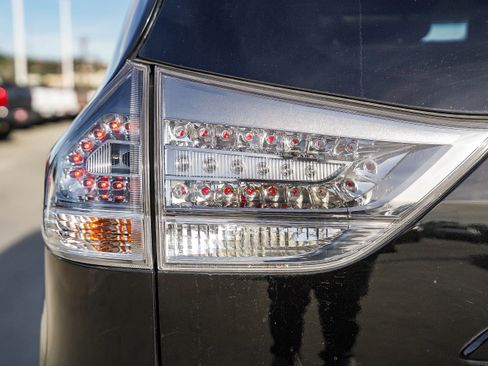 Used 2014 Toyota Sienna SE image 12