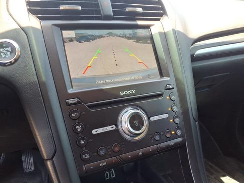 Used 2020 Ford Fusion Titanium AWD/4WD image 23
