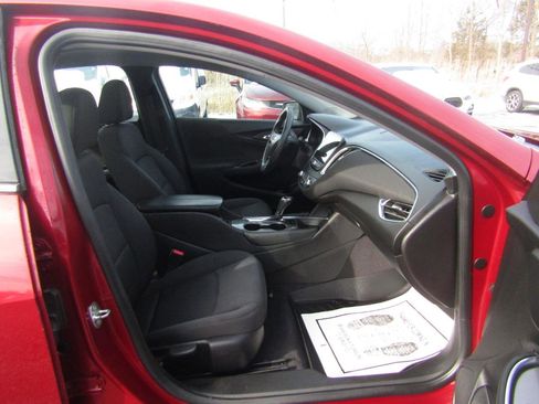 Used 2017 Chevrolet Malibu LT image 27