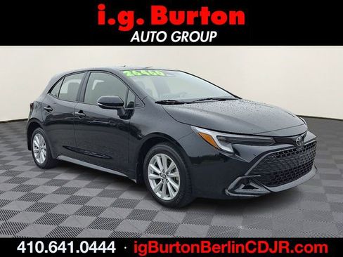 Used 2025 Toyota Corolla SE image 1