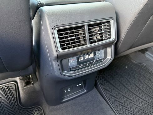 New 2026 Volkswagen Atlas SE image 25