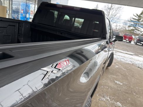 Used 2019 GMC Sierra 1500 SLT image 36