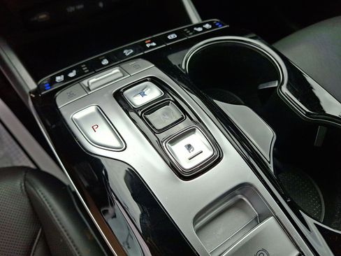 Certified 2022 Hyundai Tucson Limited image 18