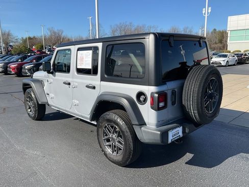 Used 2024 Jeep Wrangler Sport S image 17