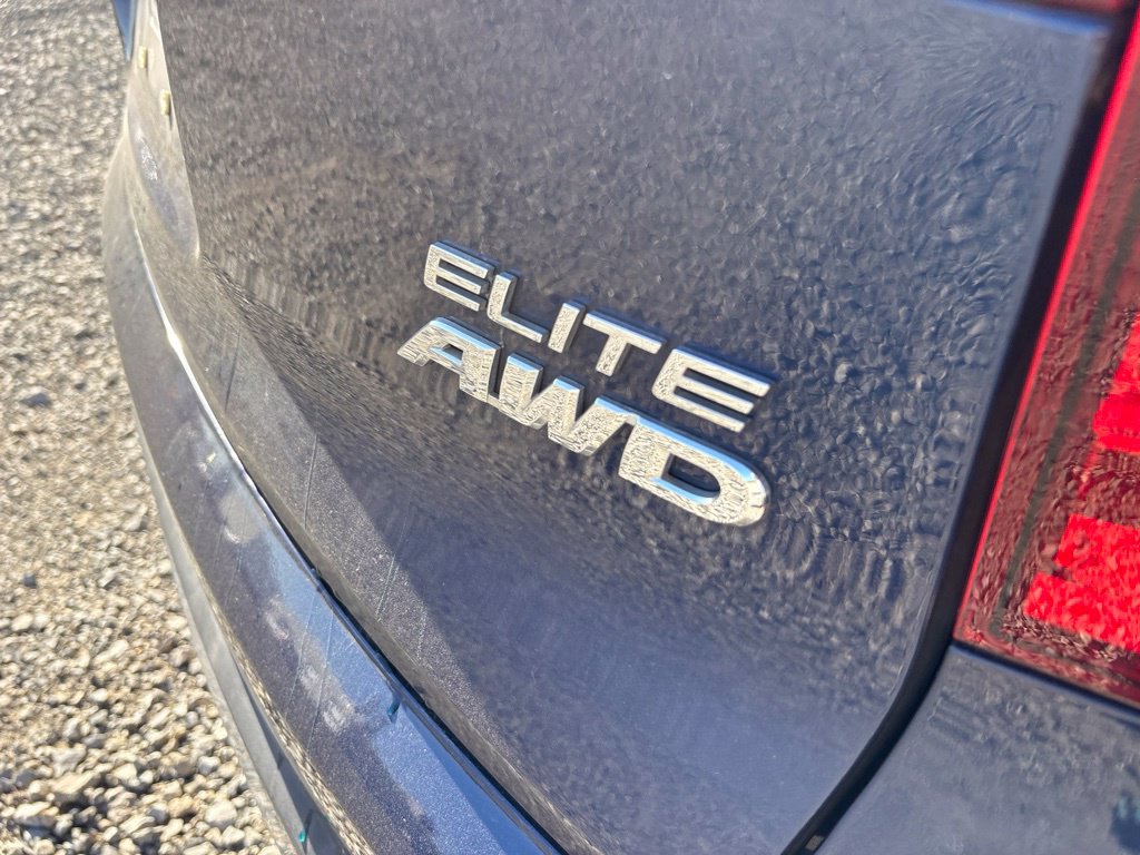Used 2016 Honda Pilot Elite image 4