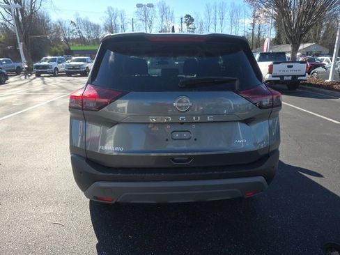Used 2023 Nissan Rogue S image 7