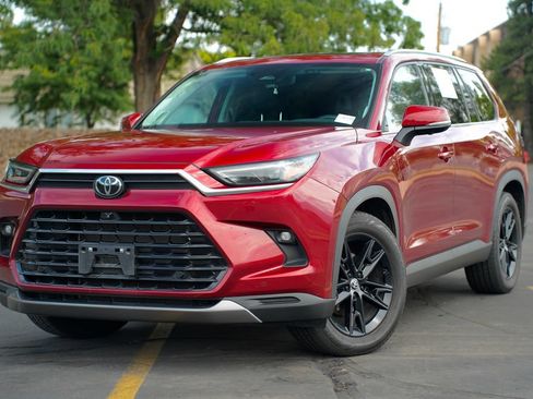 Used 2024 Toyota Grand Highlander AWD image 1