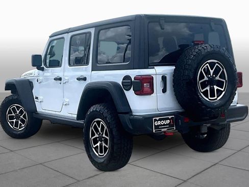 Used 2024 Jeep Wrangler Unlimited Rubicon AWD/4WD image 12