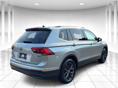 Used 2022 Volkswagen Tiguan SE AWD/4WD image 8