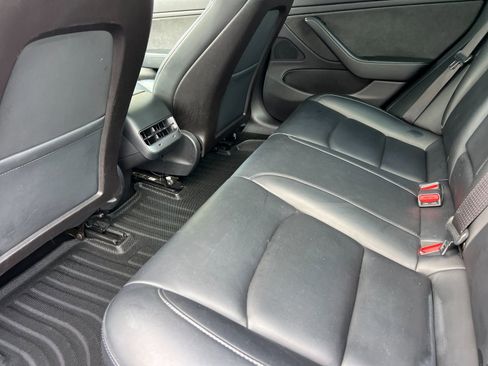 Used 2019 Tesla Model 3 Standard Range Plus image 12