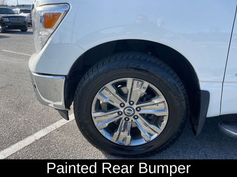 Used 2019 Nissan Titan SV w/ SV Convenience Package image 10