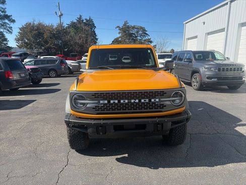 Used 2021 Ford Bronco Badlands image 2