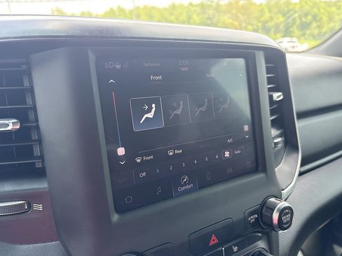 Used 2022 RAM 1500 Big Horn AWD/4WD image 36