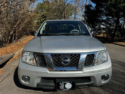 Used 2016 Nissan Frontier SV image 4