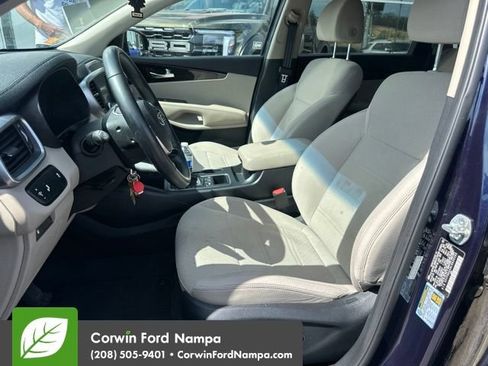 Used 2020 Kia Sorento LX w/ LX I4 Convenience Package AWD/4WD image 9