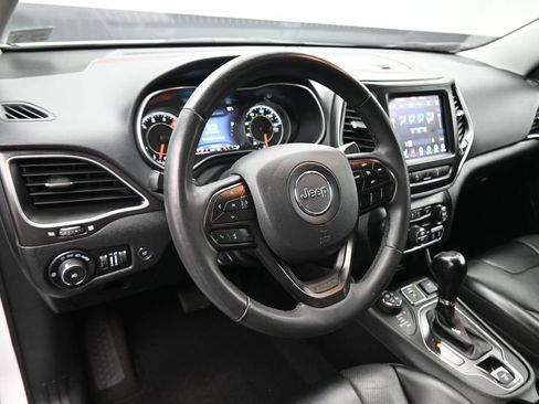 Used 2022 Jeep Cherokee Trailhawk w/ Premium Leather Package image 13