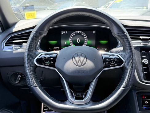 Used 2022 Volkswagen Tiguan SE R-Line AWD/4WD image 28