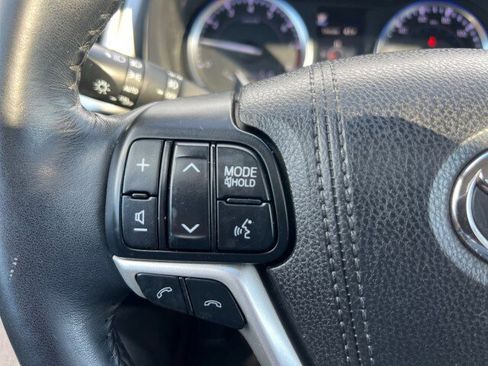 Used 2018 Toyota Highlander Limited image 17