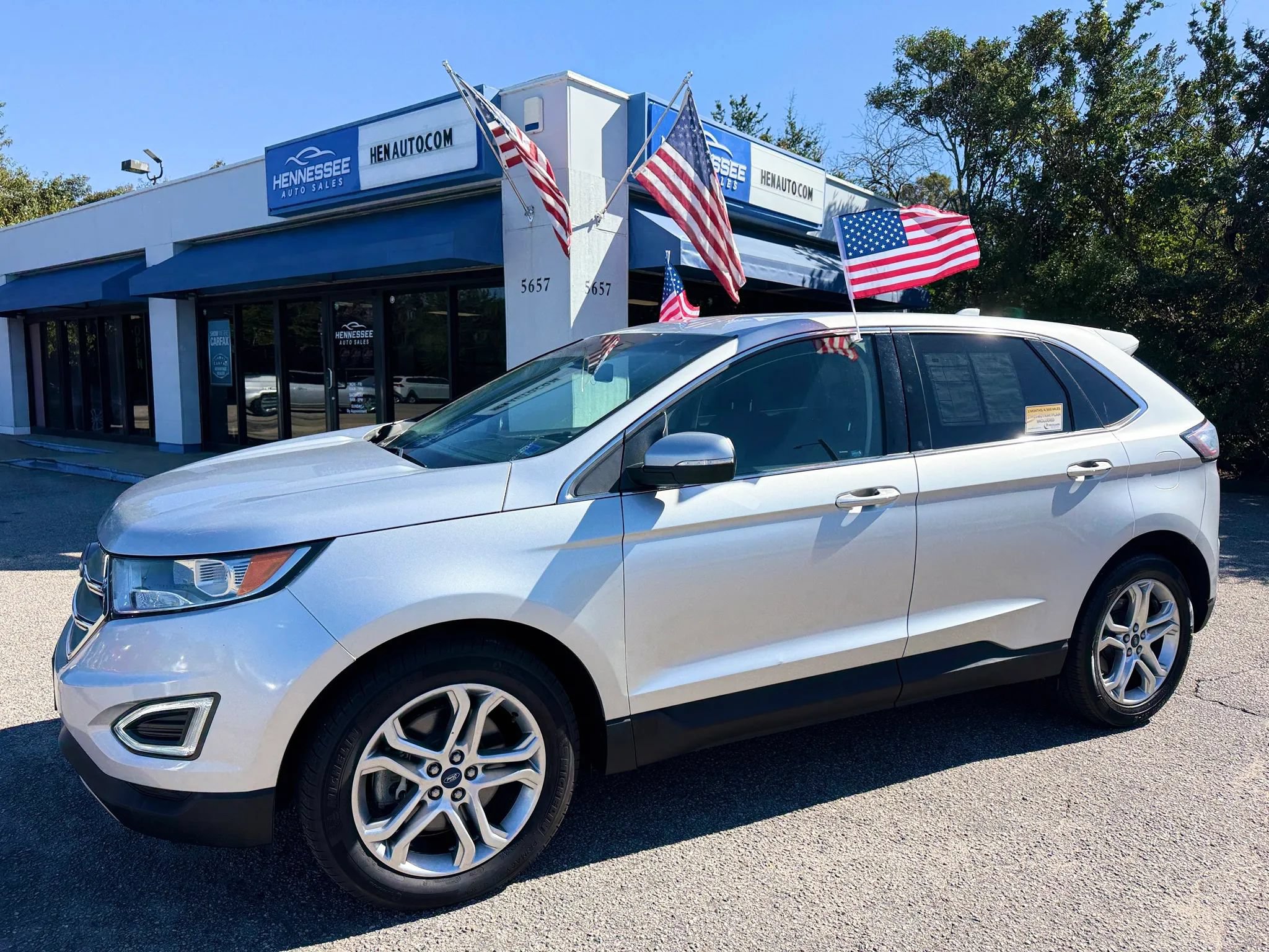Used 2018 Ford Edge Titanium FWD image 4