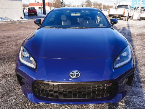 Used 2025 Toyota GR86 Premium image 2