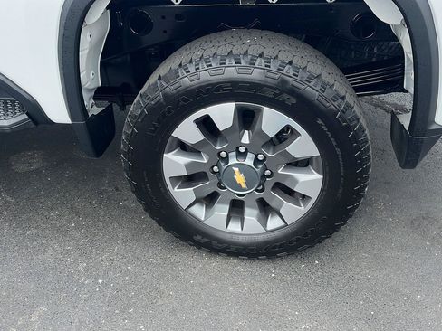 Used 2022 Chevrolet Silverado 2500 Custom w/ Custom Value Package AWD/4WD image 34