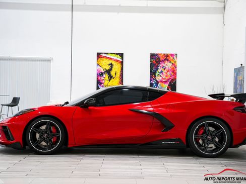 Used 2021 Chevrolet Corvette Stingray Coupe w/ Z51 Performance Package RWD image 12