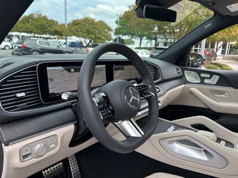 New 2025 Mercedes-Benz GLS 450 4MATIC image 17