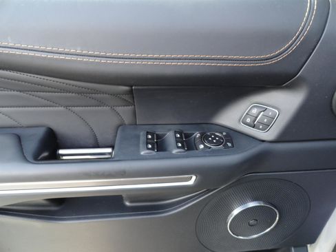 Used 2022 Ford Expedition Max Platinum image 10