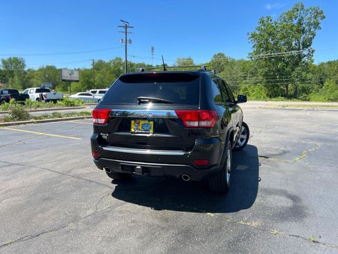 Used 2013 Jeep Grand Cherokee Overland w/ Advance Technology Group AWD/4WD image 8