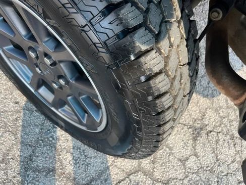 Used 2020 Jeep Gladiator Overland AWD/4WD image 8