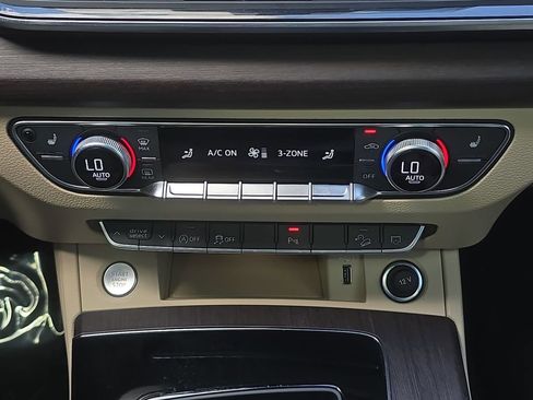 Used 2023 Audi Q5 2.0T Premium w/ Convenience Package image 23