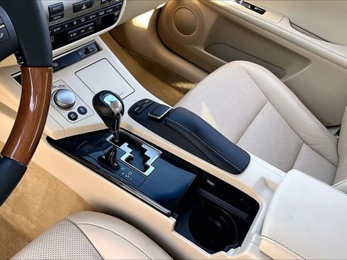 Used 2014 Lexus ES 300h Hybrid image 13