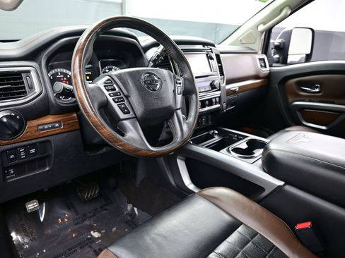 Used 2017 Nissan Titan Platinum Reserve image 13