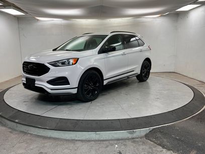 Used 2022 Ford Edge SE w/ Black Appearance Package