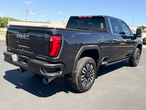 Used 2025 GMC Sierra 2500 Denali Ultimate image 12