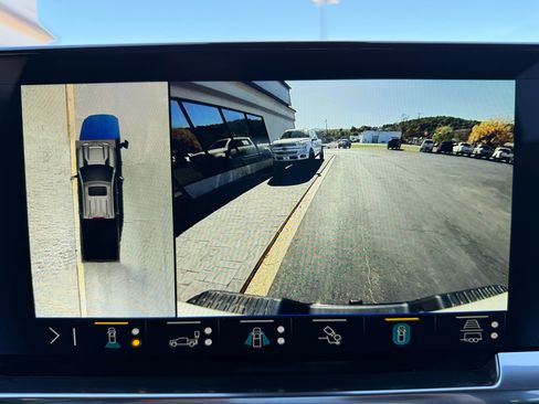 Used 2025 Chevrolet Silverado 2500 LT w/ Trail Boss Package image 22