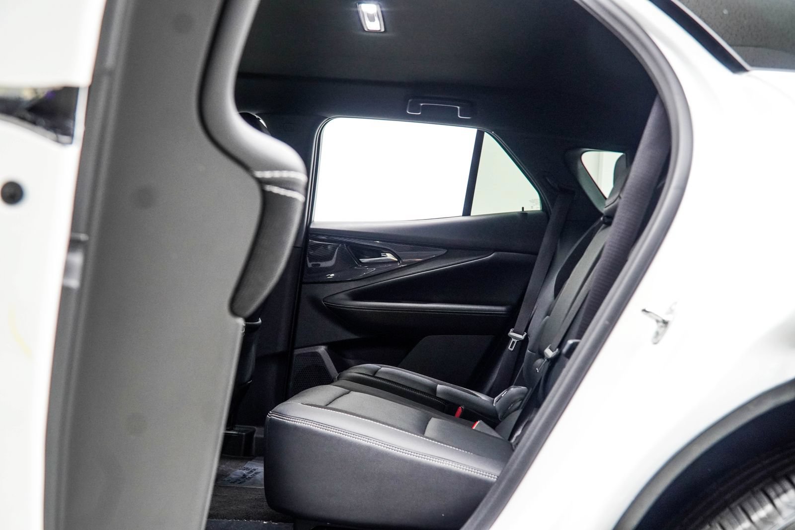 Used 2024 Chevrolet Blazer EV LT AWD/4WD image 36