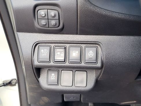 Used 2013 Nissan Leaf S FWD image 17