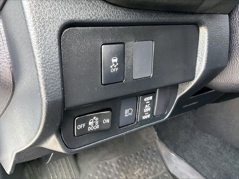 Used 2023 Toyota Tacoma TRD Off-Road AWD/4WD image 32