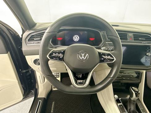 Used 2024 Volkswagen Tiguan SE R-Line image 11