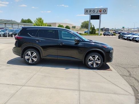 New 2025 Nissan Rogue SL image 4