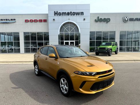 Used 2024 Dodge Hornet GT image 1