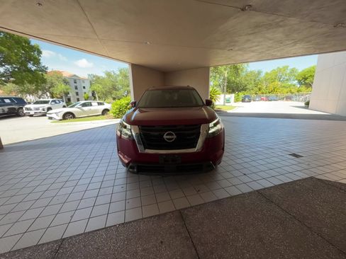 Used 2025 Nissan Pathfinder SV FWD image 16