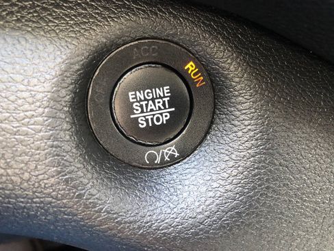 Used 2019 Jeep Cherokee Limited w/ Trailer Tow Group image 35